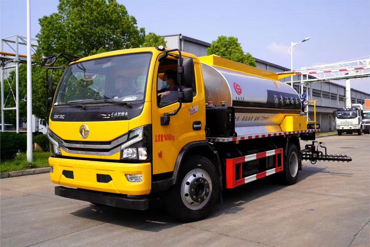 DONGFENG Asphalt Spreader - Répandeuse: photos 3 DONGFENG Asphalt Spreader - Répandeuse: photos 3