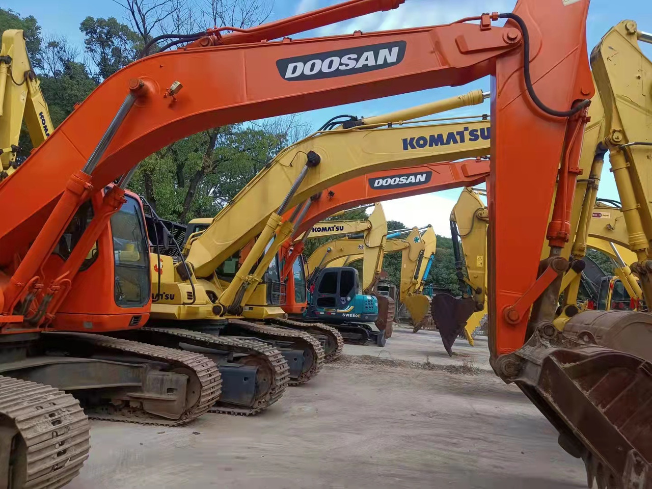 DOOSAN DH300LC-7 - Pelle sur chenille: photos 1 DOOSAN DH300LC-7 - Pelle sur chenille: photos 1