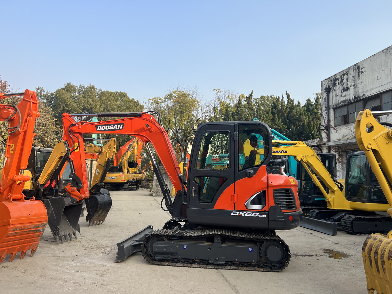 DOOSAN DX 60 Mini excavator - Mini pelle: photos 1 DOOSAN DX 60 Mini excavator - Mini pelle: photos 1
