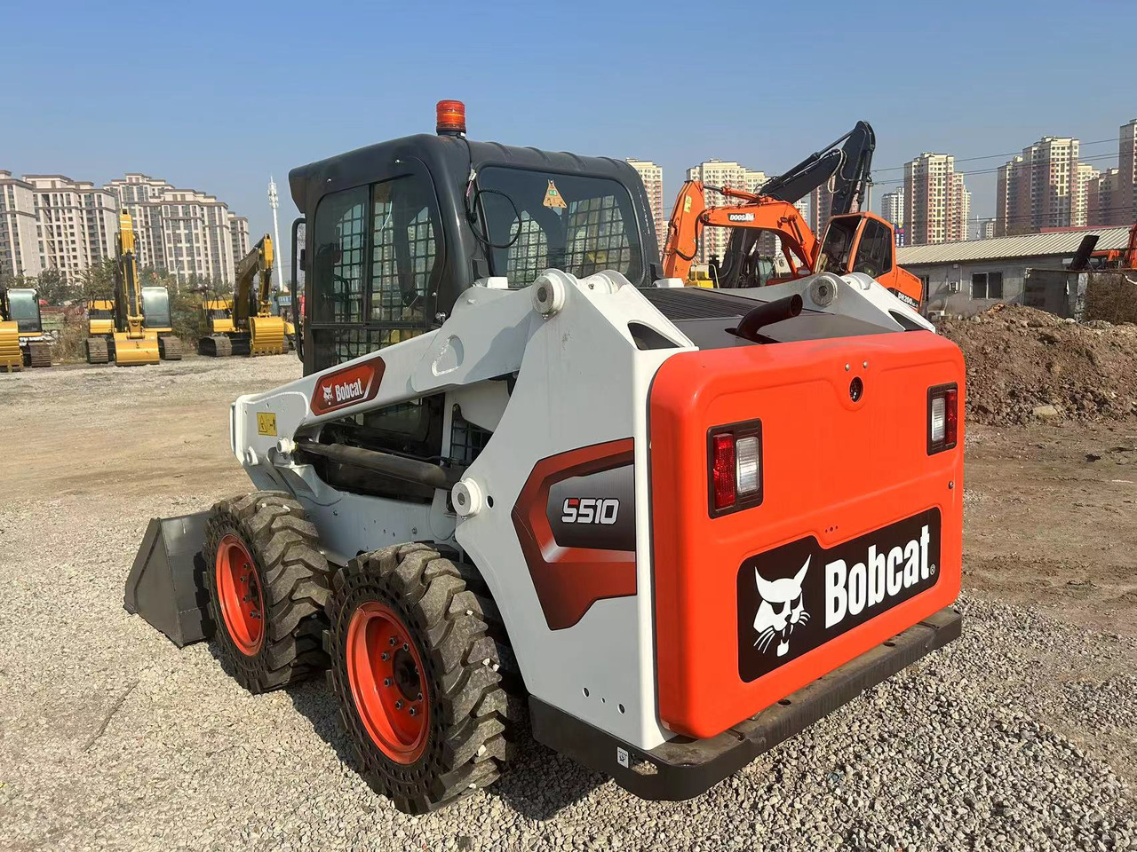 BOBCAT Skid Steer Loader S510 - Engins de chantier: photos 4 BOBCAT Skid Steer Loader S510 - Engins de chantier: photos 4