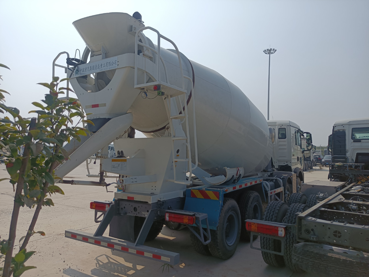 HOWO TX350 Cement Mixer Truck - Camion malaxeur: photos 5 HOWO TX350 Cement Mixer Truck - Camion malaxeur: photos 5