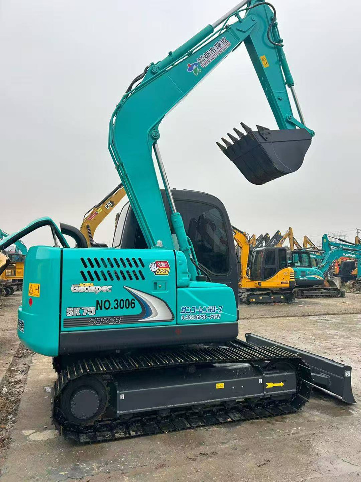 KOBELCO SK75 Mini Excavator - Mini pelle: photos 3 KOBELCO SK75 Mini Excavator - Mini pelle: photos 3
