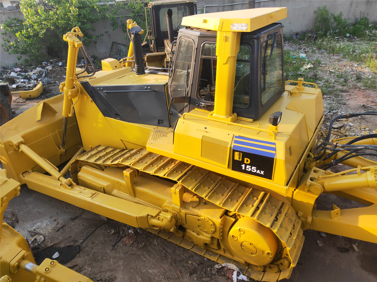 KOMATSU D155AX-5 - Bulldozer: photos 1 KOMATSU D155AX-5 - Bulldozer: photos 1