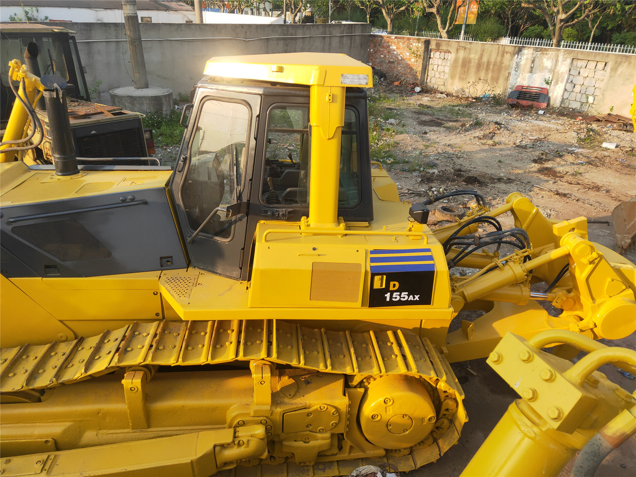 KOMATSU D155AX-5 - Bulldozer: photos 2 KOMATSU D155AX-5 - Bulldozer: photos 2