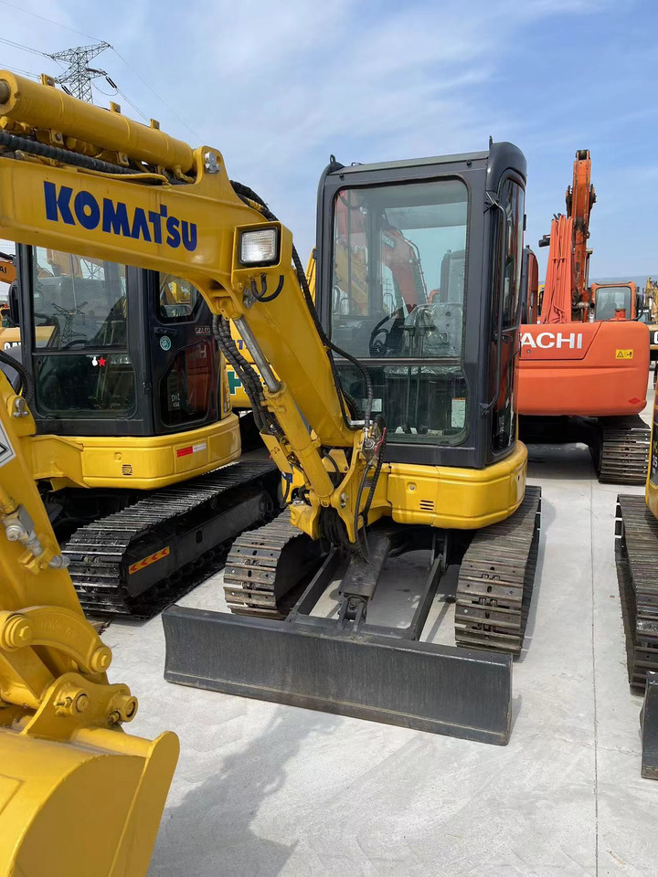 KOMATSU Mini Excavator PC30 Powerful and Efficient Yanmar Engine - Mini pelle: photos 2 KOMATSU Mini Excavator PC30 Powerful and Efficient Yanmar Engine - Mini pelle: photos 2