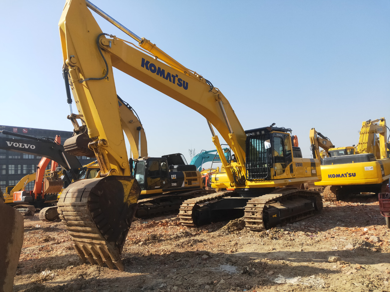 KOMATSU PC400-8 - Pelle sur chenille: photos 2 KOMATSU PC400-8 - Pelle sur chenille: photos 2
