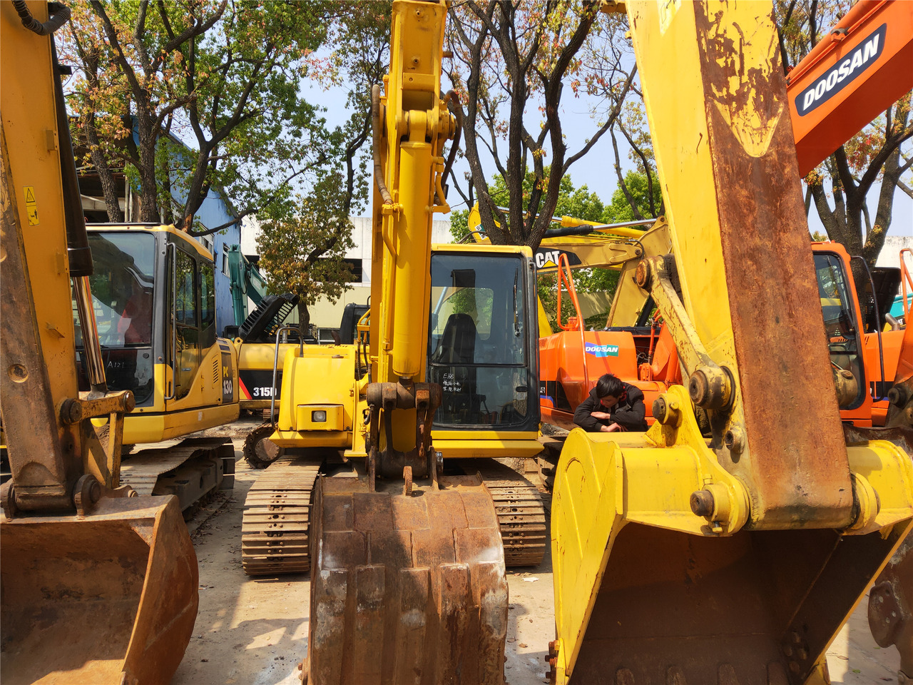 KOMATSU PC60 Mini Excavator - Mini pelle: photos 2 KOMATSU PC60 Mini Excavator - Mini pelle: photos 2