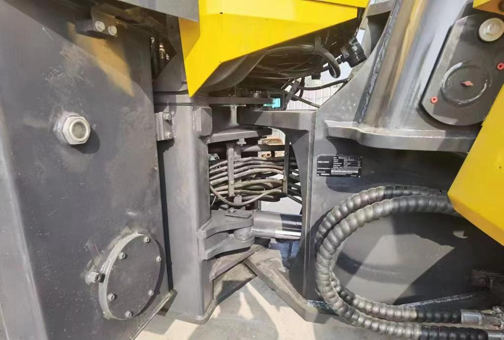 KOMATSU WA470 Wheel Loader Click for Discount - Chargeuse sur pneus: photos 5 KOMATSU WA470 Wheel Loader Click for Discount - Chargeuse sur pneus: photos 5