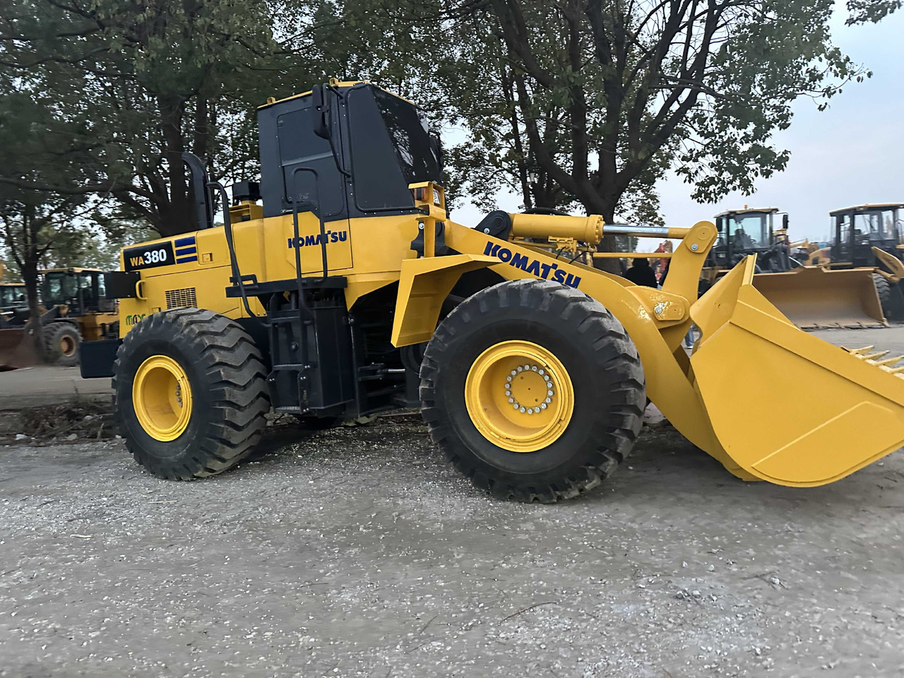 KOMATSU Wheel Loader 380-3 Click Here for Discount - Chargeuse sur pneus: photos 1 KOMATSU Wheel Loader 380-3 Click Here for Discount - Chargeuse sur pneus: photos 1