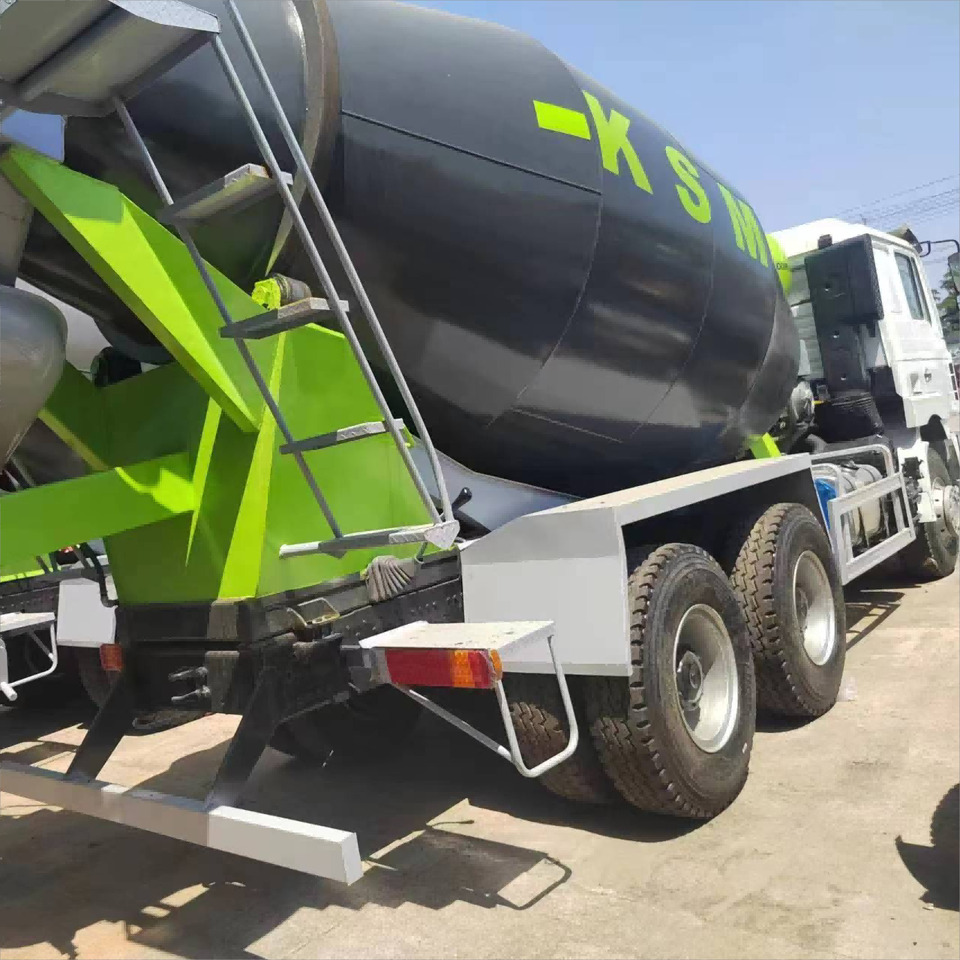 SHACMAN F3000 Cement Mixer Truck - Camion malaxeur: photos 4 SHACMAN F3000 Cement Mixer Truck - Camion malaxeur: photos 4