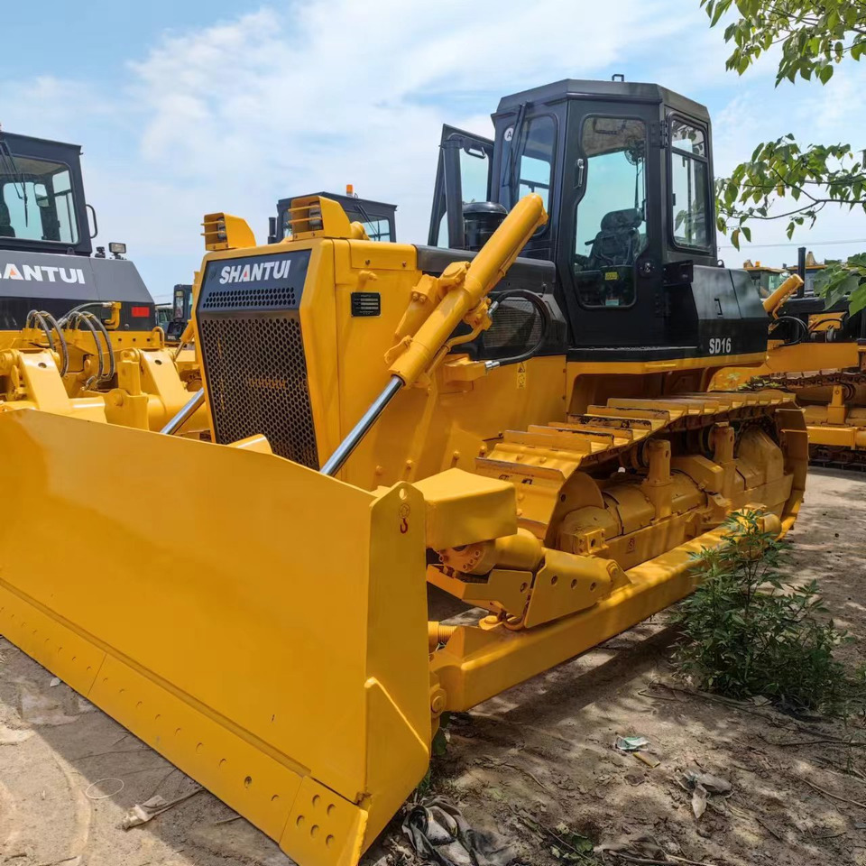 SHANTUI Bulldozer SD16 with Low Hours for Sale - Bulldozer: photos 1 SHANTUI Bulldozer SD16 with Low Hours for Sale - Bulldozer: photos 1