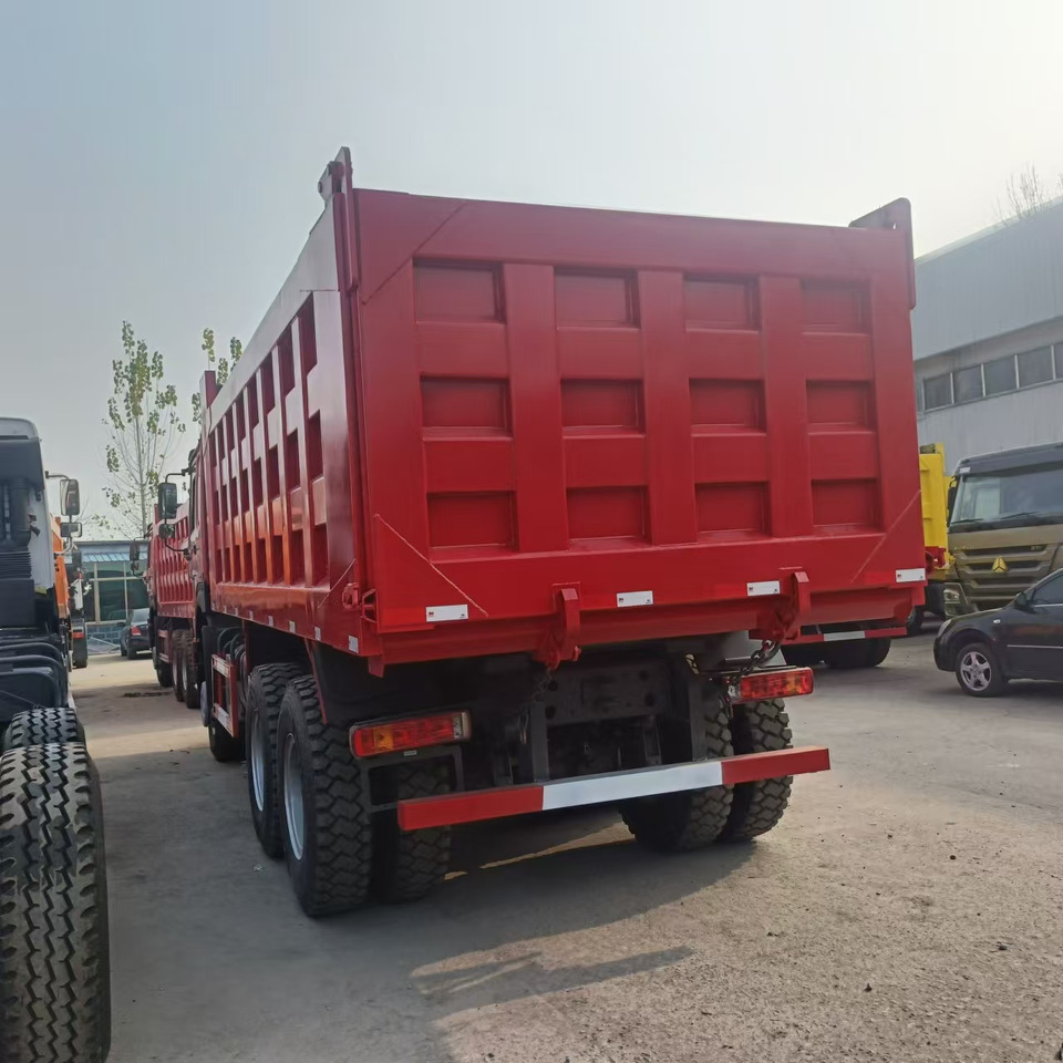 SINOTRUK HOWO 6x4 Dump Truck Click for Discount - Camion benne: photos 2 SINOTRUK HOWO 6x4 Dump Truck Click for Discount - Camion benne: photos 2