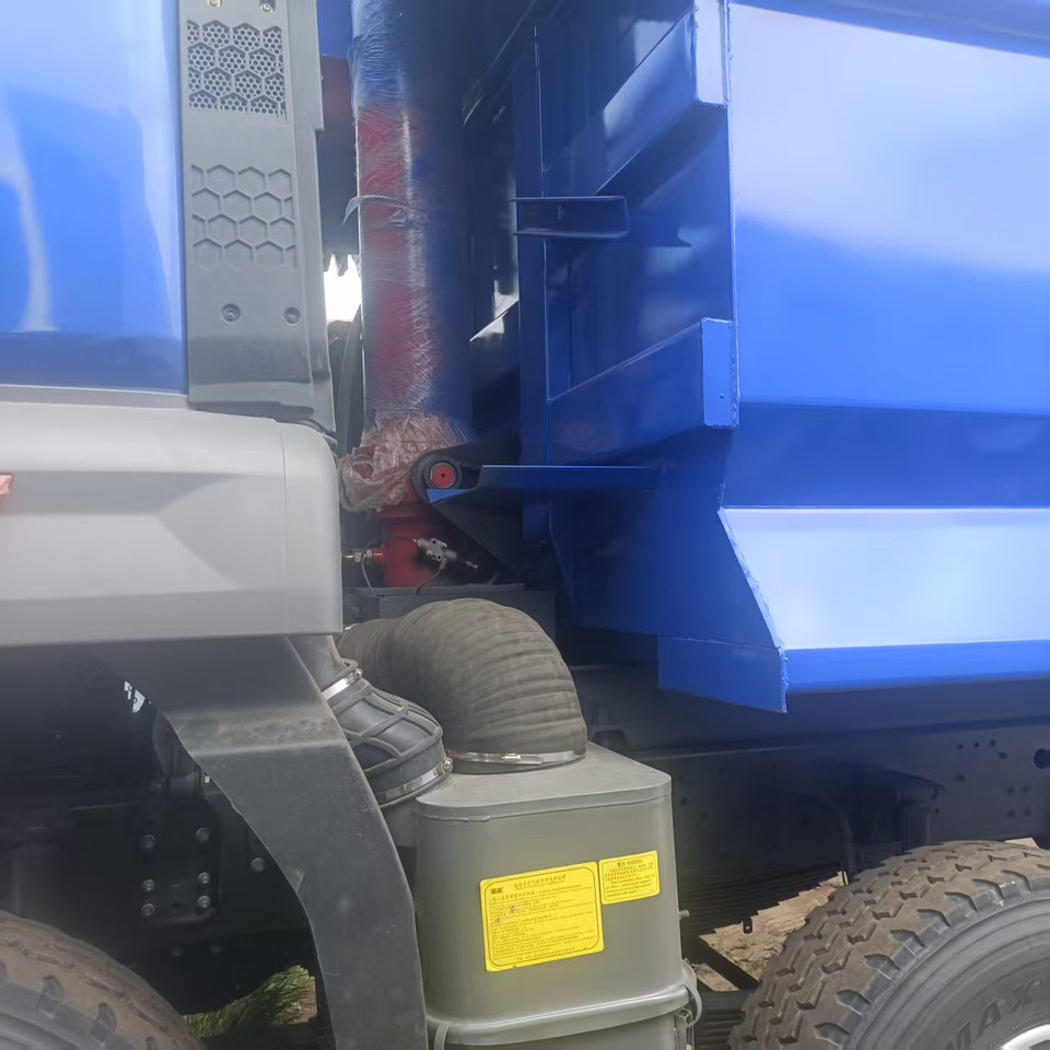 SINOTRUK HOWO NX400 8X4 - Camion benne: photos 5 SINOTRUK HOWO NX400 8X4 - Camion benne: photos 5
