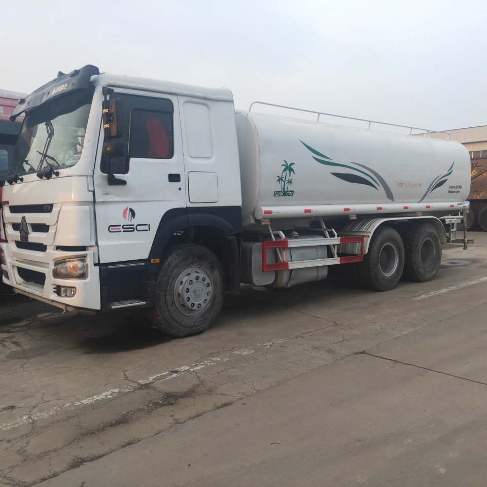 SINOTRUK HOWO WATER TANK CLICK HERE FOR DISCOUNT - Camion citerne: photos 1 SINOTRUK HOWO WATER TANK CLICK HERE FOR DISCOUNT - Camion citerne: photos 1