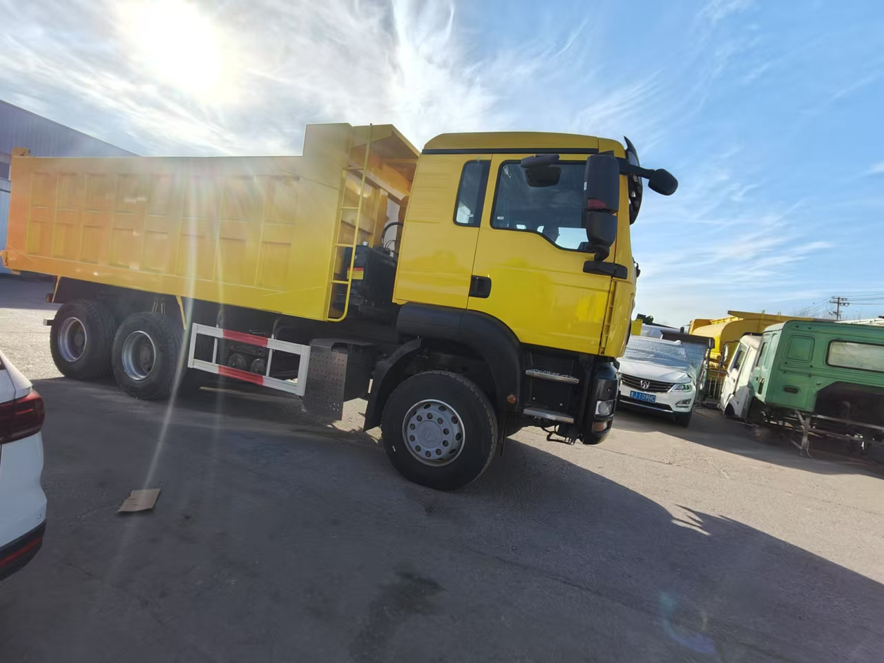 SINOTRUK T5G 6X4 CLICK HERE FOR DISCOUNT - Camion benne: photos 4 SINOTRUK T5G 6X4 CLICK HERE FOR DISCOUNT - Camion benne: photos 4