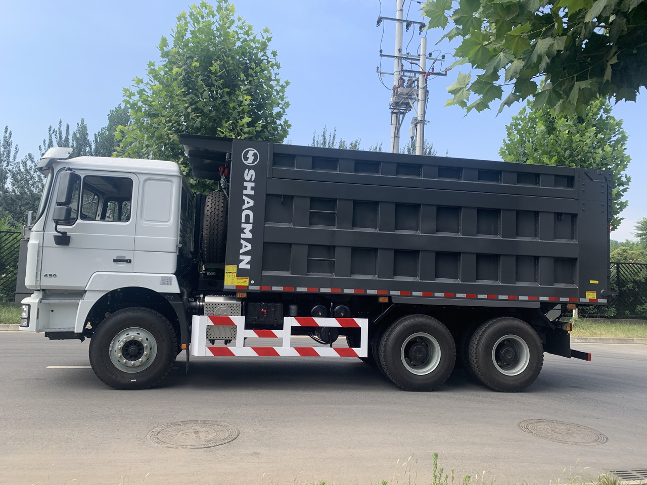 Shacman 6*4 Dump Truck New Brand Click for Discount - Camion benne: photos 5 Shacman 6*4 Dump Truck New Brand Click for Discount - Camion benne: photos 5