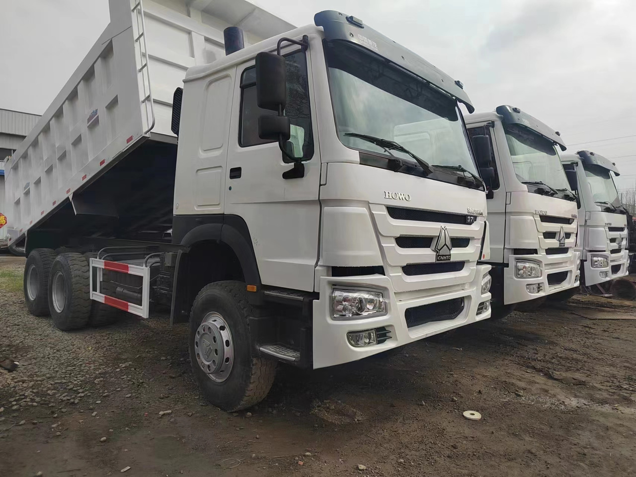 Sino HOWO 6x4 Dump Truck Click for Discount - Camion benne: photos 4 Sino HOWO 6x4 Dump Truck Click for Discount - Camion benne: photos 4