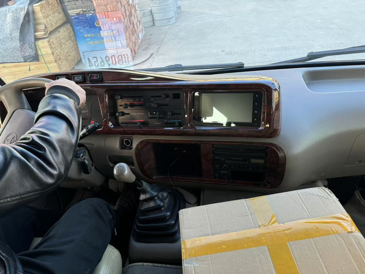 TOYOTA Coaster Bus 22Seats - Autocar: photos 4 TOYOTA Coaster Bus 22Seats - Autocar: photos 4