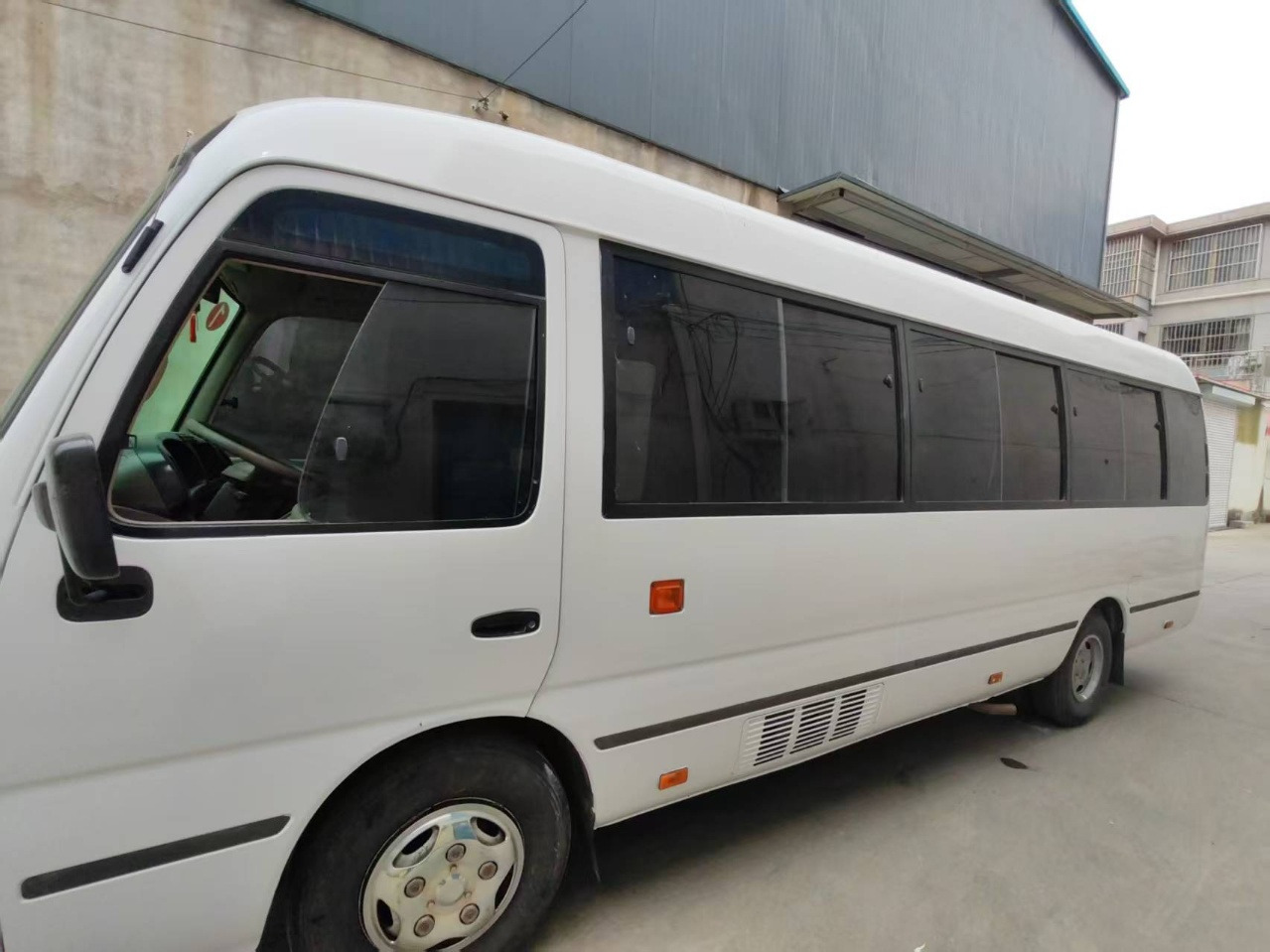 TOYOTA Coaster Mini Bus White - Minibus, Transport de personnes: photos 5 TOYOTA Coaster Mini Bus White - Minibus, Transport de personnes: photos 5