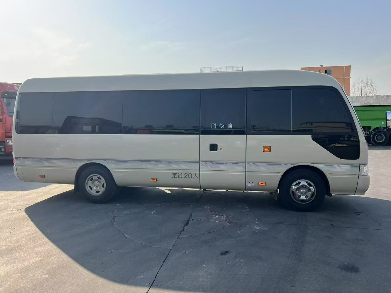 TOYOTA Mini Bus 20 Seats - Autocar: photos 3 TOYOTA Mini Bus 20 Seats - Autocar: photos 3