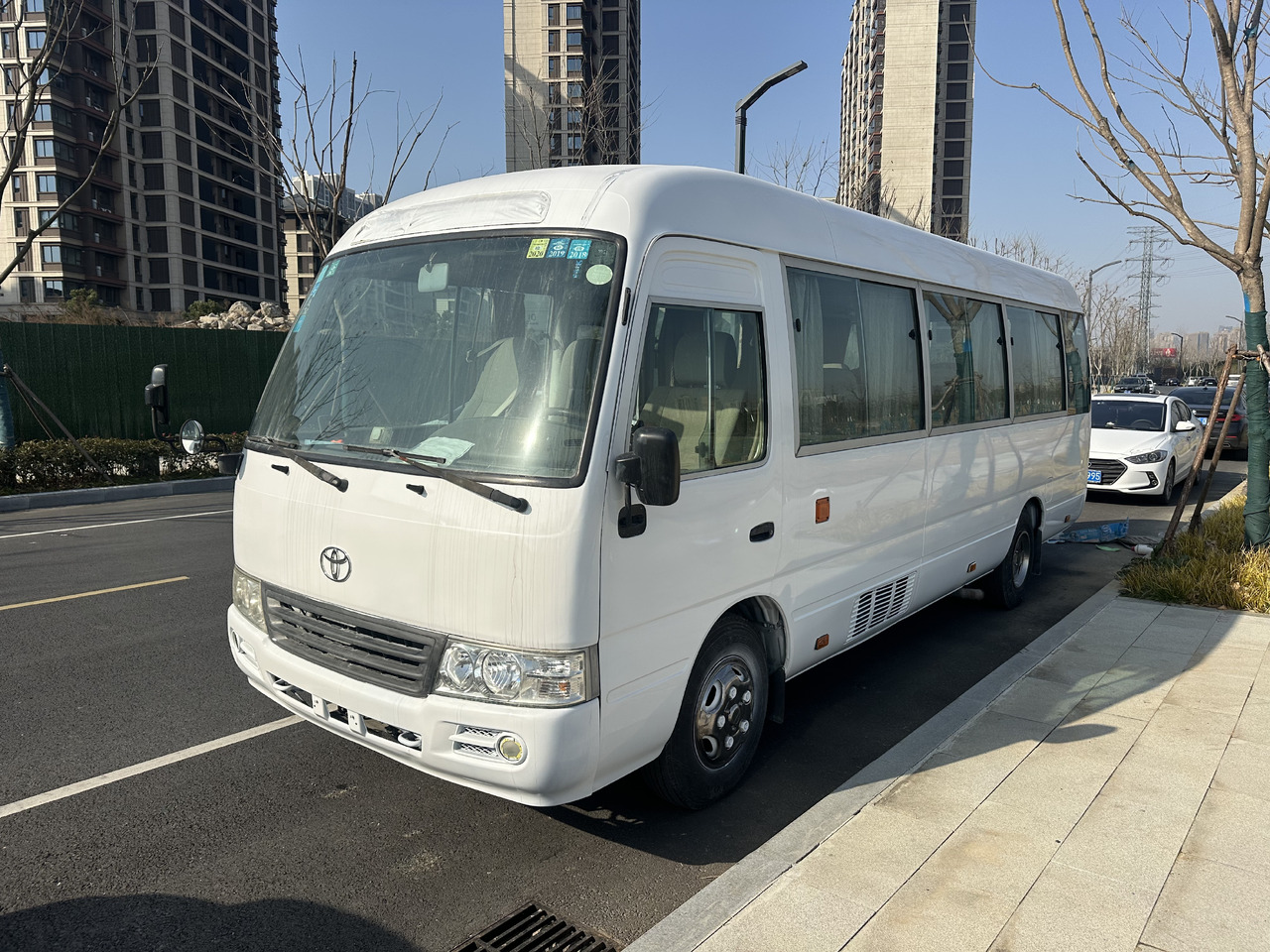 TOYOTA Mini Coach White Low Mileage - Autocar: photos 3 TOYOTA Mini Coach White Low Mileage - Autocar: photos 3