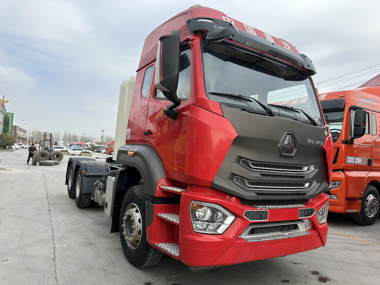 HOWO Haohan N7W 6✖4 - Tracteur routier: photos 2 HOWO Haohan N7W 6✖4 - Tracteur routier: photos 2