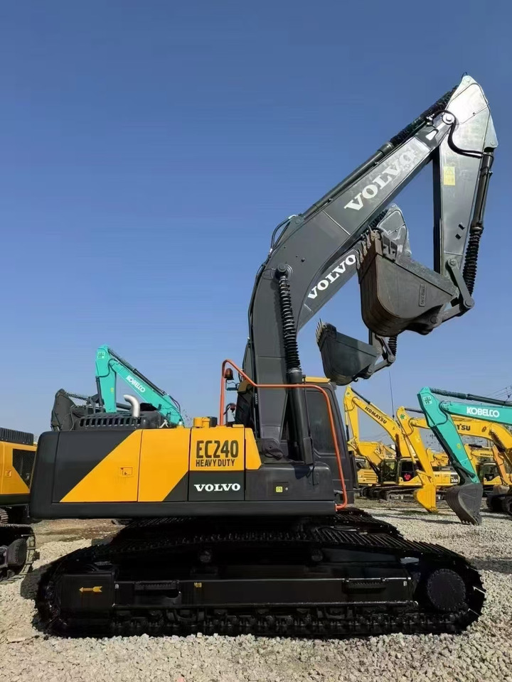 VOLVO EC240 - Pelle sur chenille: photos 1 VOLVO EC240 - Pelle sur chenille: photos 1
