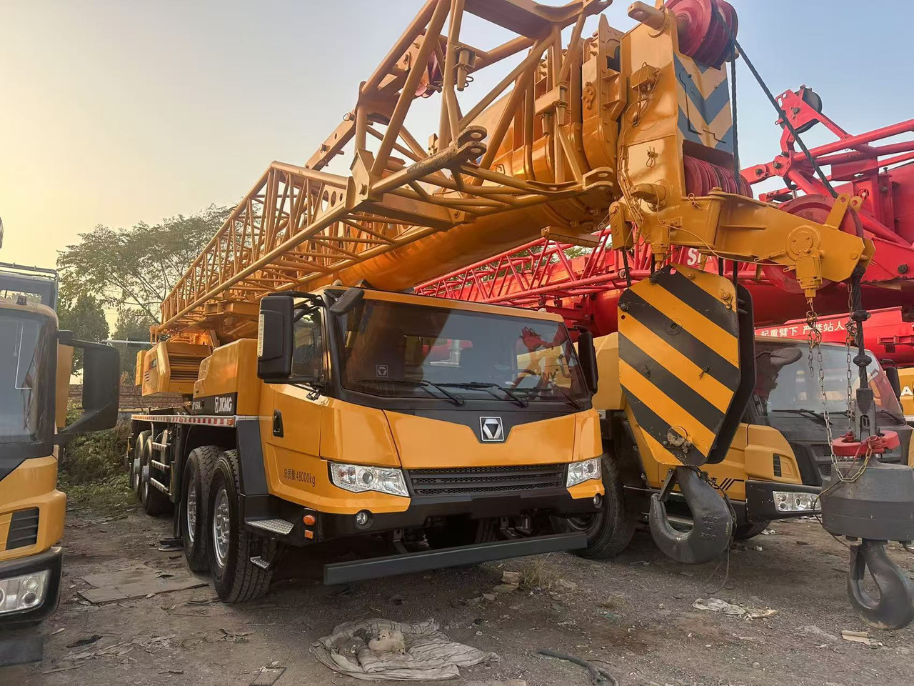 XCMG Crane QY85K CLICK HERE FOR DISCOUNT - Grue: photos 1 XCMG Crane QY85K CLICK HERE FOR DISCOUNT - Grue: photos 1