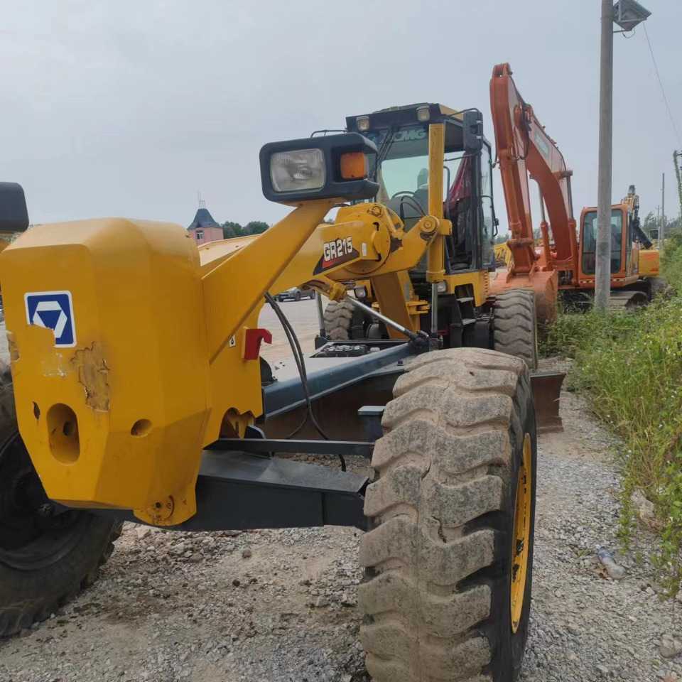 XCMG GR215 Grader CLick for Discount - Niveleuse: photos 2 XCMG GR215 Grader CLick for Discount - Niveleuse: photos 2