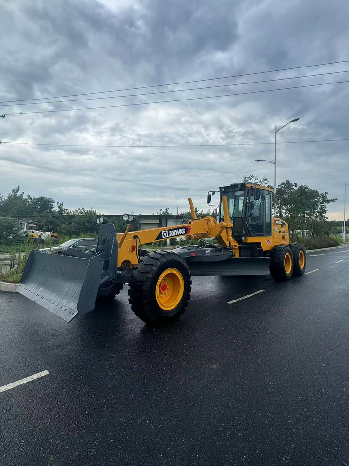 XCMG GR2153 Grader - Niveleuse: photos 5 XCMG GR2153 Grader - Niveleuse: photos 5
