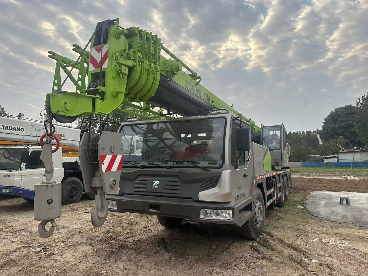 ZOOMLION Crane ZTC251V 25Ton - Grue: photos 1 ZOOMLION Crane ZTC251V 25Ton - Grue: photos 1