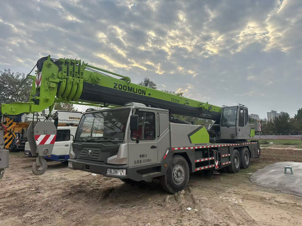 ZOOMLION Crane ZTC251V 25Ton - Grue: photos 2 ZOOMLION Crane ZTC251V 25Ton - Grue: photos 2