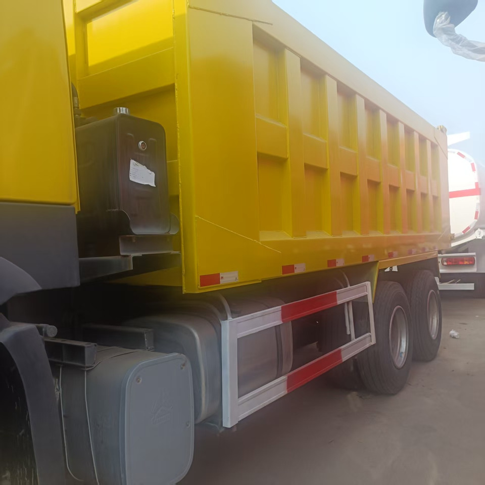 Sinotruk howo 371 6x4 - Camion benne: photos 5 Sinotruk howo 371 6x4 - Camion benne: photos 5