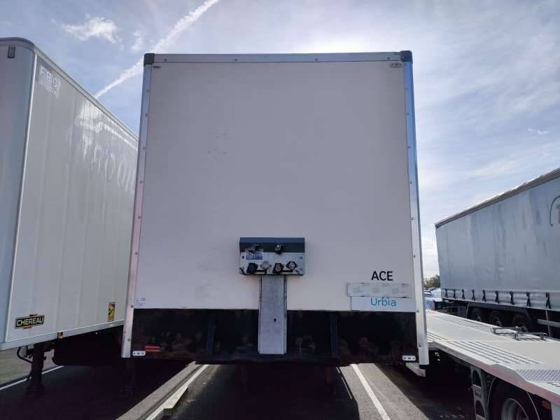 Semi-remorque 2 Essieux SEMI RECONDITONNEE -27 TONNES FRET AERIEN 2 PORTES AR - Semi-remorque fourgon: photos 2 Semi-remorque 2 Essieux SEMI RECONDITONNEE -27 TONNES FRET AERIEN 2 PORTES AR - Semi-remorque fourgon: photos 2