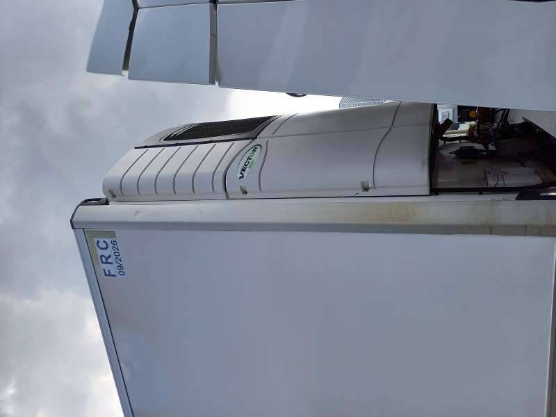 Semi-remorque 3 Essieux 38 TONNES CAISSE LAMBERET GROUPE CARRIER VECTOR 1550 DOUBLE PLANCHER - Semi-remorque frigorifique: photos 5 Semi-remorque 3 Essieux 38 TONNES CAISSE LAMBERET GROUPE CARRIER VECTOR 1550 DOUBLE PLANCHER - Semi-remorque frigorifique: photos 5