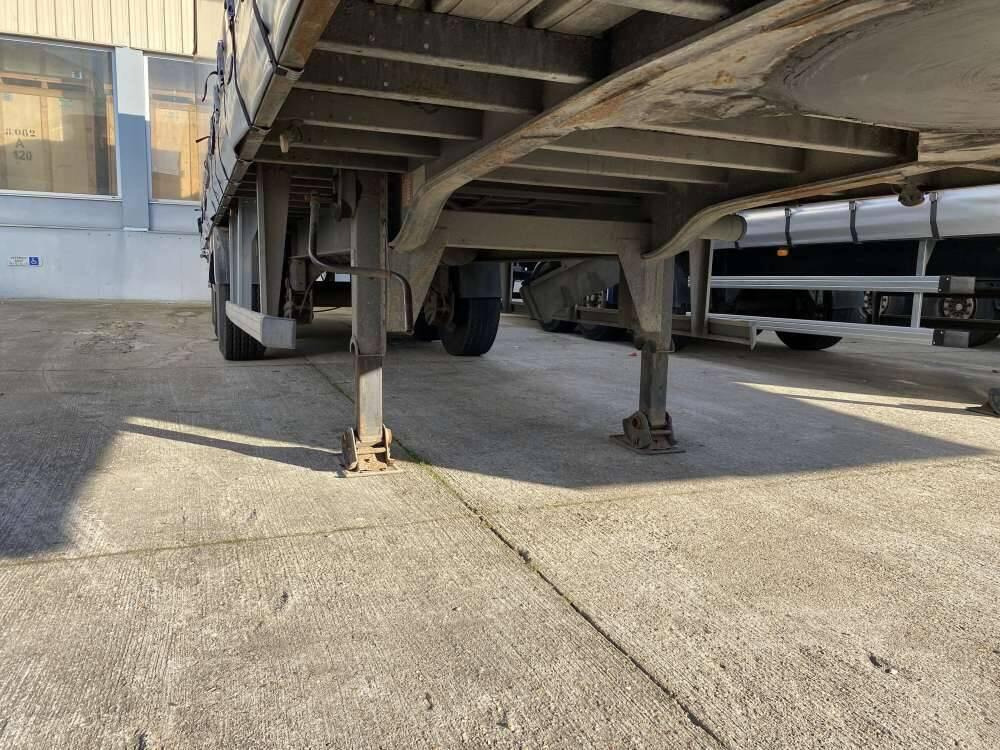 Semi-remorque 3 Essieux SEMI RECONDITIONNEE - 38 TONNES 2 PORTES AR - Semi-remorque rideaux coulissants: photos 5 Semi-remorque 3 Essieux SEMI RECONDITIONNEE - 38 TONNES 2 PORTES AR - Semi-remorque rideaux coulissants: photos 5