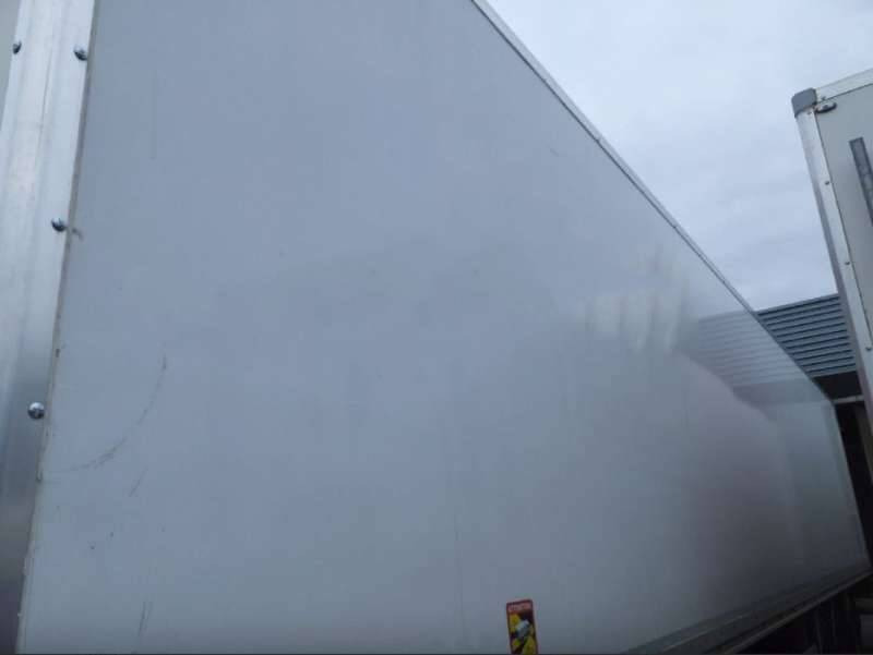 Semi-remorque 3 Essieux SEMI RECONDITONNEE -38 TONNES PORTE RELEVANTE - Semi-remorque fourgon: photos 4 Semi-remorque 3 Essieux SEMI RECONDITONNEE -38 TONNES PORTE RELEVANTE - Semi-remorque fourgon: photos 4