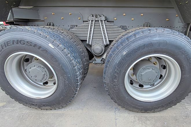 SINOTRUK Howo 400 10 Wheeler Tipper Truck for Sale in Côte d'Ivoire - Camion benne: photos 5 SINOTRUK Howo 400 10 Wheeler Tipper Truck for Sale in Côte d'Ivoire - Camion benne: photos 5