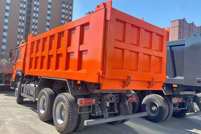 SINOTRUK Sinotruk Howo 336 6X4 Tipper for Sale in Ghana - Camion benne: photos 2 SINOTRUK Sinotruk Howo 336 6X4 Tipper for Sale in Ghana - Camion benne: photos 2