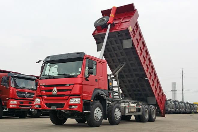 SINOTRUK Sinotruk Howo 380 8X4 Dump Truck for Sale in Senegal - Camion benne: photos 1 SINOTRUK Sinotruk Howo 380 8X4 Dump Truck for Sale in Senegal - Camion benne: photos 1