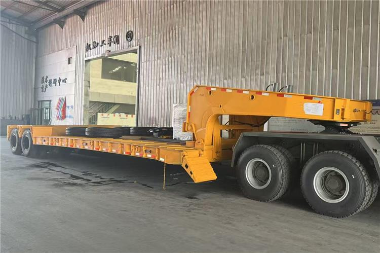 TITAN 2 Axle Detachable Gooseneck Trailer for Sale In Jamaica - Semi-remorque surbaissé: photos 1 TITAN 2 Axle Detachable Gooseneck Trailer for Sale In Jamaica - Semi-remorque surbaissé: photos 1