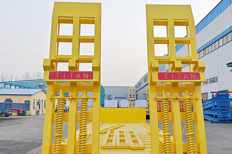 TITAN 3 Axle 80 Tons Semi Low Bed Trailer for Sale in Zambia - Semi-remorque surbaissé: photos 5 TITAN 3 Axle 80 Tons Semi Low Bed Trailer for Sale in Zambia - Semi-remorque surbaissé: photos 5