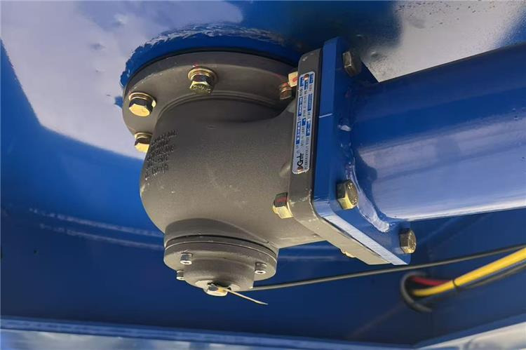 TITAN 45000 Liters Oil Tanker Trailer for Sale In Ghana - Semi-remorque citerne: photos 4 TITAN 45000 Liters Oil Tanker Trailer for Sale In Ghana - Semi-remorque citerne: photos 4