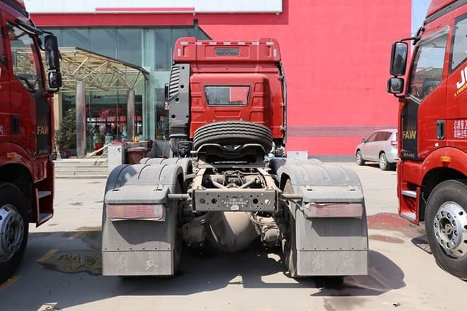 FAW Faw J6P 380HP Truck for Sale in Mali - Tracteur routier: photos 2 FAW Faw J6P 380HP Truck for Sale in Mali - Tracteur routier: photos 2