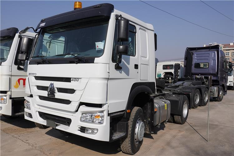 SINOTRUK Howo 430 Truck Head for Sale In Zambia - Tracteur routier: photos 1 SINOTRUK Howo 430 Truck Head for Sale In Zambia - Tracteur routier: photos 1