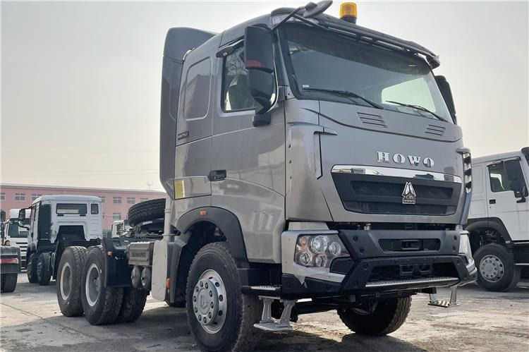 SINOTRUK Howo T7H Truck Head for Sale In Zimbabwe - Tracteur routier: photos 1 SINOTRUK Howo T7H Truck Head for Sale In Zimbabwe - Tracteur routier: photos 1