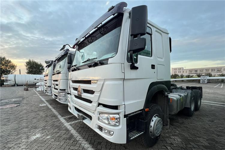 SINOTRUK Howo Truck Price - 400hp 10 Wheeler for Sale In Cameroon - Tracteur routier: photos 1 SINOTRUK Howo Truck Price - 400hp 10 Wheeler for Sale In Cameroon - Tracteur routier: photos 1