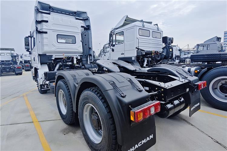 Shacman Shacman X3000 Truck Head 6x4 for Sale In Zambia - Tracteur routier: photos 4 Shacman Shacman X3000 Truck Head 6x4 for Sale In Zambia - Tracteur routier: photos 4