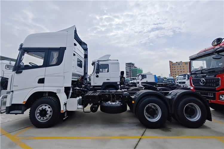 Shacman Shacman X3000 Truck Head 6x4 for Sale In Zambia - Tracteur routier: photos 2 Shacman Shacman X3000 Truck Head 6x4 for Sale In Zambia - Tracteur routier: photos 2