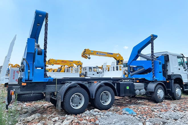 XCMG 37 Ton Side Lifter Truck for Sale in Angola - Camion porte-conteneur/ Caisse mobile: photos 1 XCMG 37 Ton Side Lifter Truck for Sale in Angola - Camion porte-conteneur/ Caisse mobile: photos 1